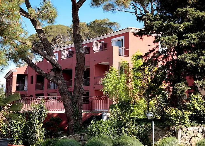 Le Chateau Des Artistes Le Cannet