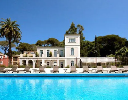 Le Chateau Des Artistes