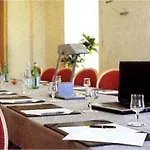 Le Chateau Des Artistes