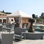 Le Chateau Des Artistes Apartment *
