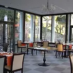 Le Chateau Des Artistes Apartment